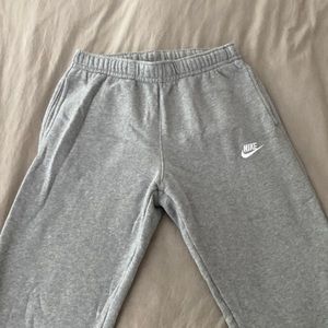 Men’s Medium Nike Sweatpants
